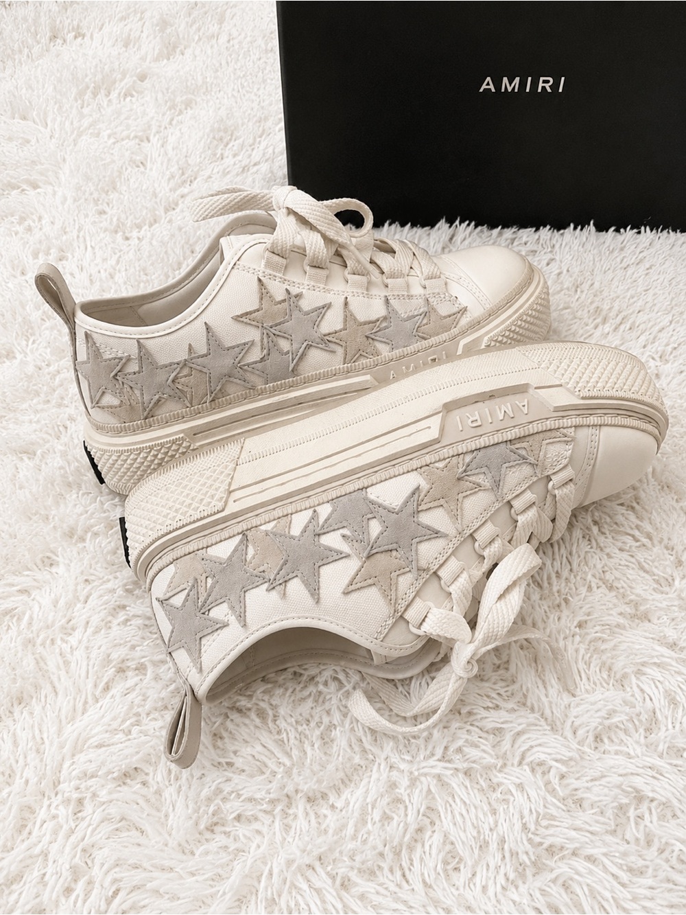 AMIRI Women's Star-Appliqué Low-Top Sneakers in Off-White and Light Gray